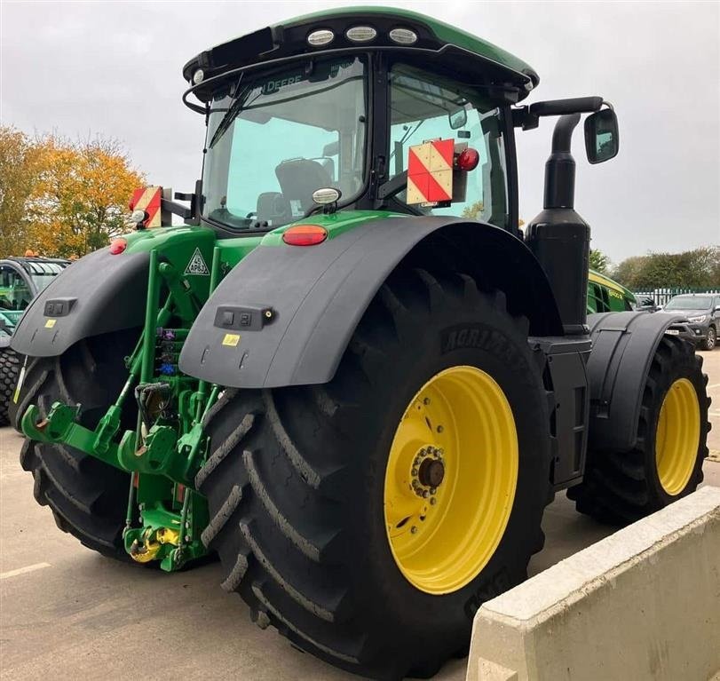 Traktor от тип John Deere 8400R Ultimate Edition. Alt udstyr incl. E23. GPS Auto steer ready. Luft og hydraulikbremser. Ring til Ulrik på 0045-40255544. Jeg snakker Jysk, tysk og engelsk., Gebrauchtmaschine в Kolding (Снимка 3)