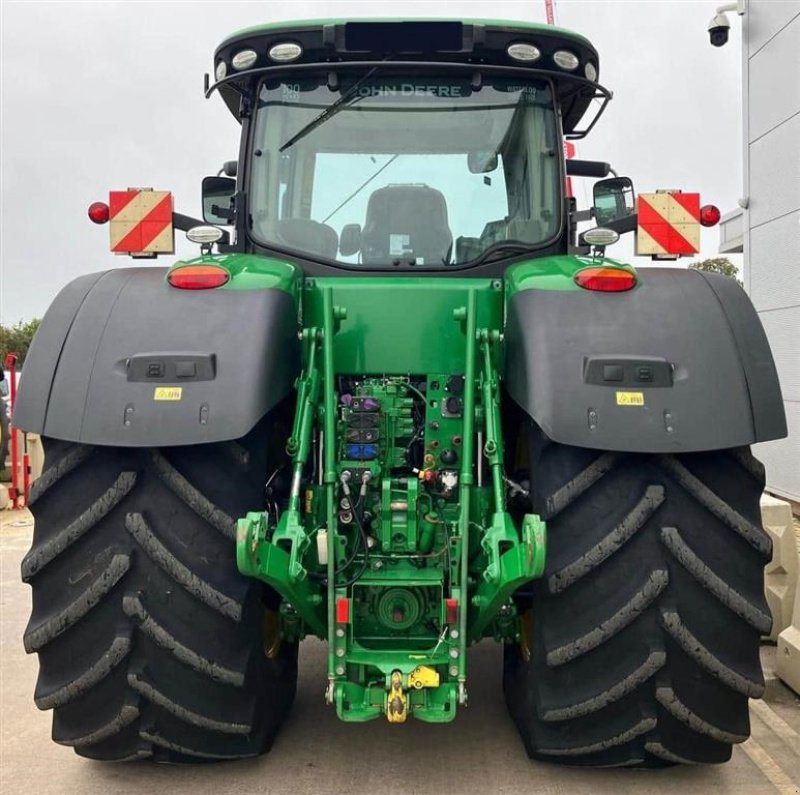 Traktor typu John Deere 8400R Ultimate Edition. Alt udstyr incl. E23. GPS Auto steer ready. Luft og hydraulikbremser. Ring til Ulrik på 0045-40255544. Jeg snakker Jysk, tysk og engelsk., Gebrauchtmaschine w Kolding (Zdjęcie 4)