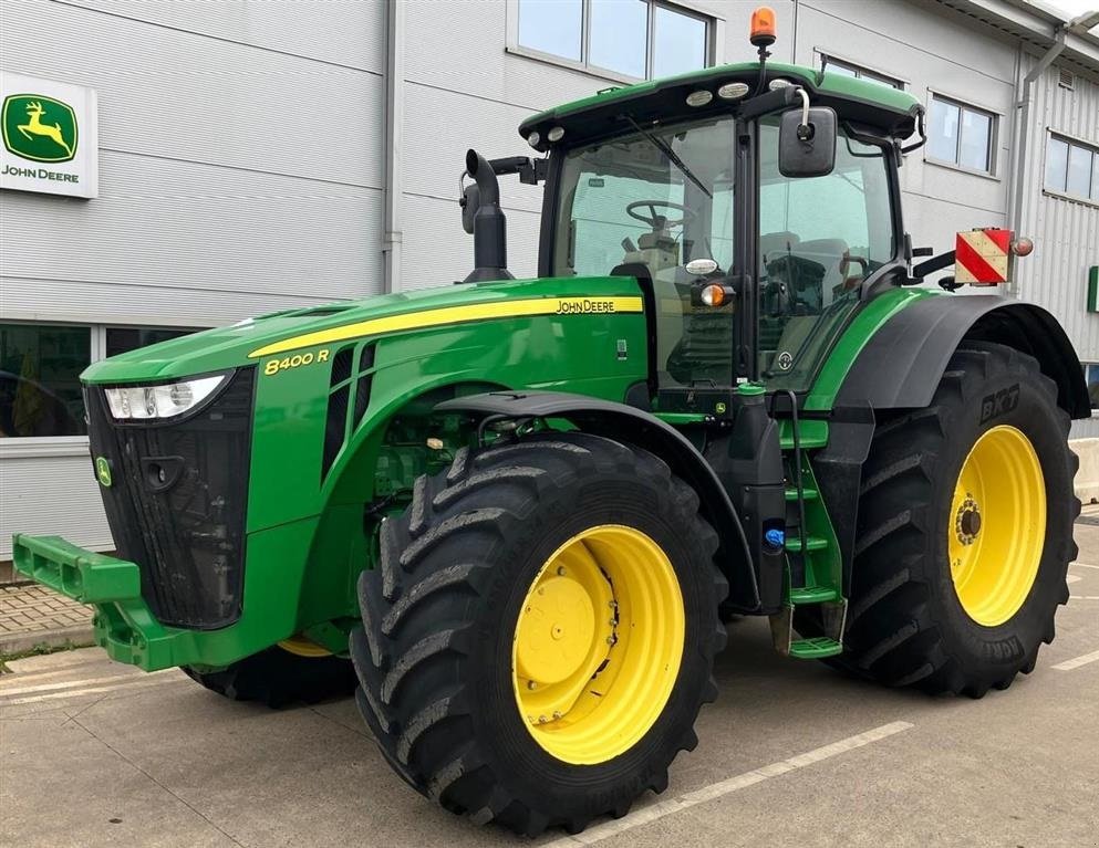 Traktor от тип John Deere 8400R Ultimate Edition. Alt udstyr incl. E23. GPS Auto steer ready. Luft og hydraulikbremser. Ring til Ulrik på 0045-40255544. Jeg snakker Jysk, tysk og engelsk., Gebrauchtmaschine в Kolding (Снимка 5)