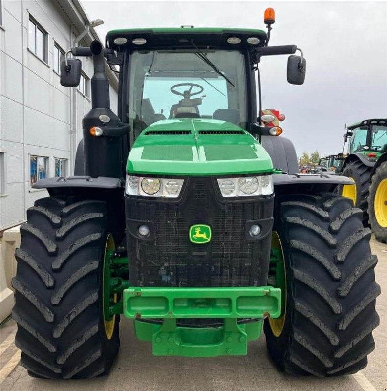 Traktor типа John Deere 8400R Ultimate Edition. Alt udstyr incl. E23. GPS Auto steer ready. Luft og hydraulikbremser. Ring til Ulrik på 0045-40255544. Jeg snakker Jysk, tysk og engelsk., Gebrauchtmaschine в Kolding (Фотография 7)