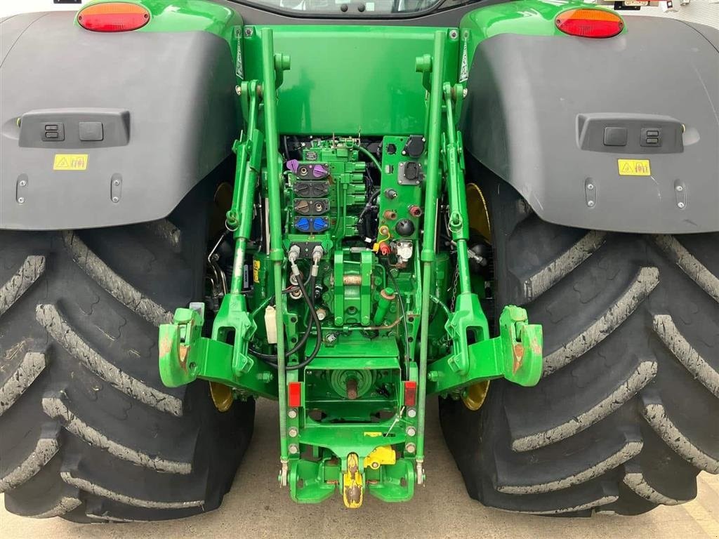 Traktor typu John Deere 8400R Ultimate Edition. Alt udstyr incl. E23. GPS Auto steer ready. Luft og hydraulikbremser. Ring til Ulrik på 0045-40255544. Jeg snakker Jysk, tysk og engelsk., Gebrauchtmaschine v Kolding (Obrázek 8)