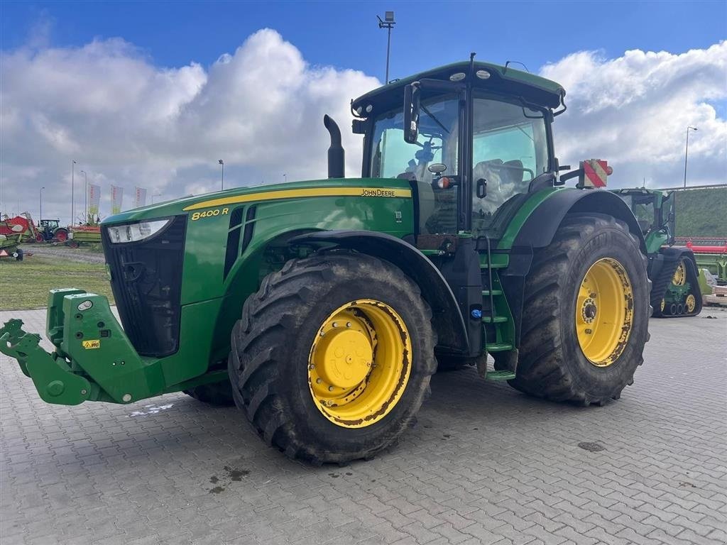 Traktor du type John Deere 8400R Ultimate Edition. E23. Front lift. Luftbremser. AutoSteer., Gebrauchtmaschine en Kolding (Photo 2)