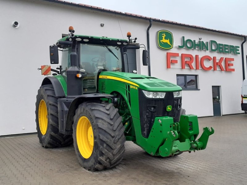 Traktor of the type John Deere 8400R, Gebrauchtmaschine in Mrągowo (Picture 1)