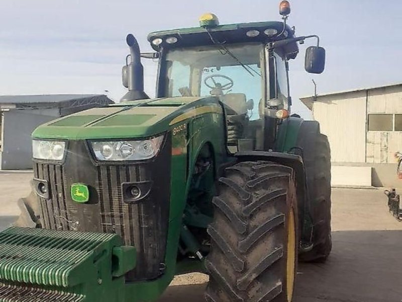 Traktor типа John Deere 8400R, Gebrauchtmaschine в Warszawa