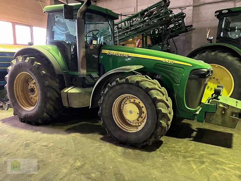 Traktor del tipo John Deere 8420 ILS, Powr Shift, Gebrauchtmaschine en Salsitz