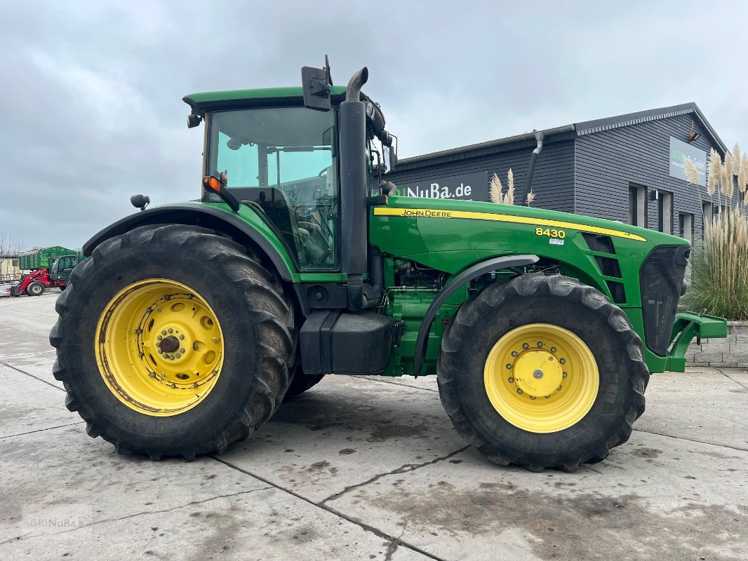 Traktor van het type John Deere 8430 AutoPowr, Gebrauchtmaschine in Prenzlau (Foto 2)