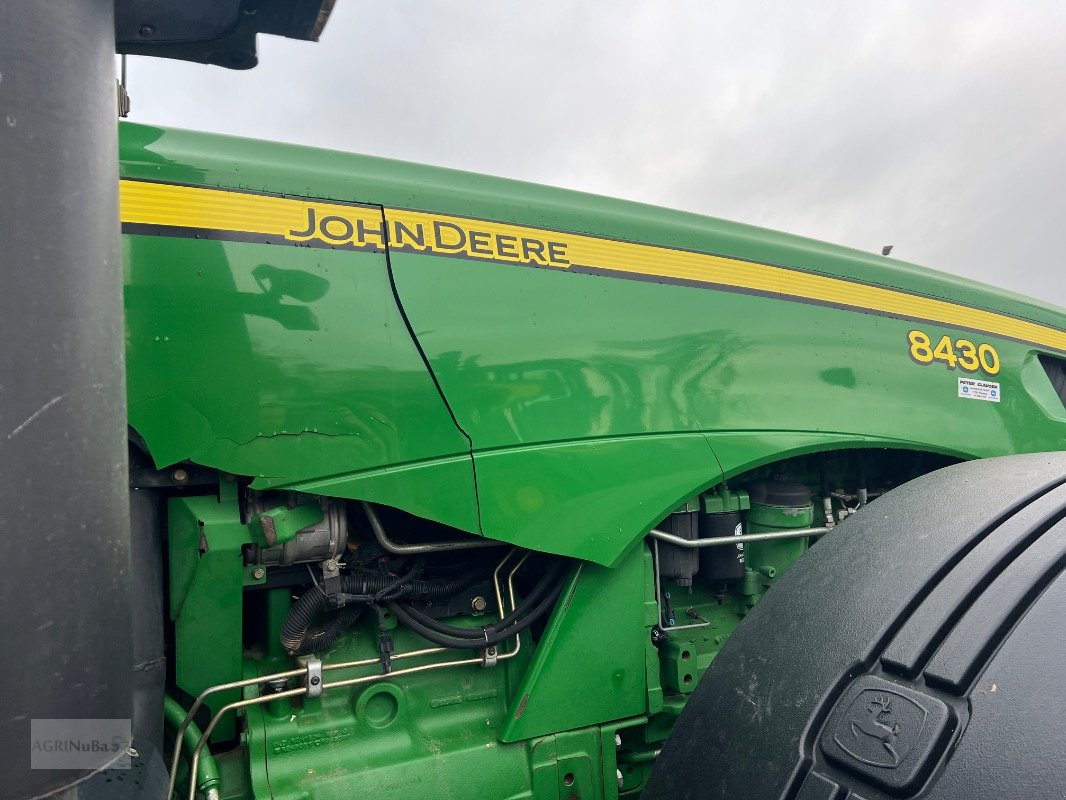 Traktor van het type John Deere 8430 AutoPowr, Gebrauchtmaschine in Prenzlau (Foto 18)