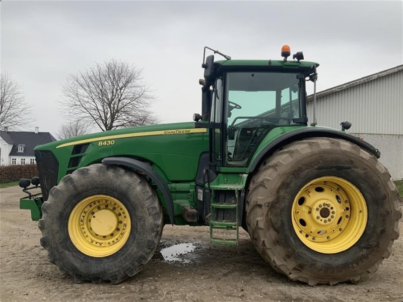 Traktor Türe ait John Deere 8430 Stærk og stabil traktor., Gebrauchtmaschine içinde Lintrup (resim 1)