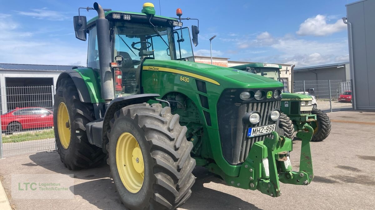 Traktor typu John Deere 8430, Gebrauchtmaschine w Eggendorf (Zdjęcie 2)