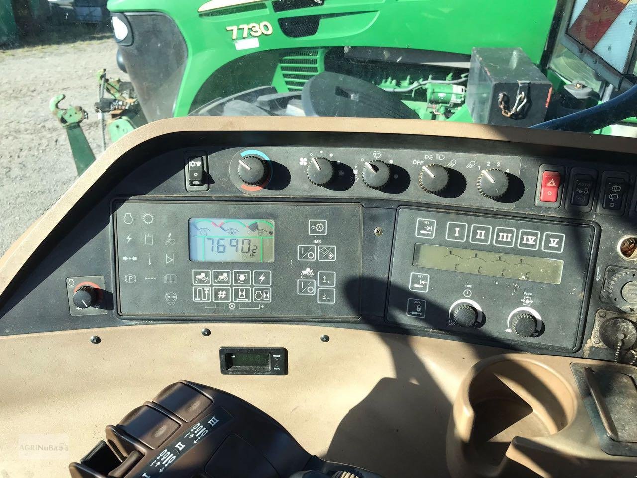 Traktor от тип John Deere 8520, Gebrauchtmaschine в Prenzlau (Снимка 9)