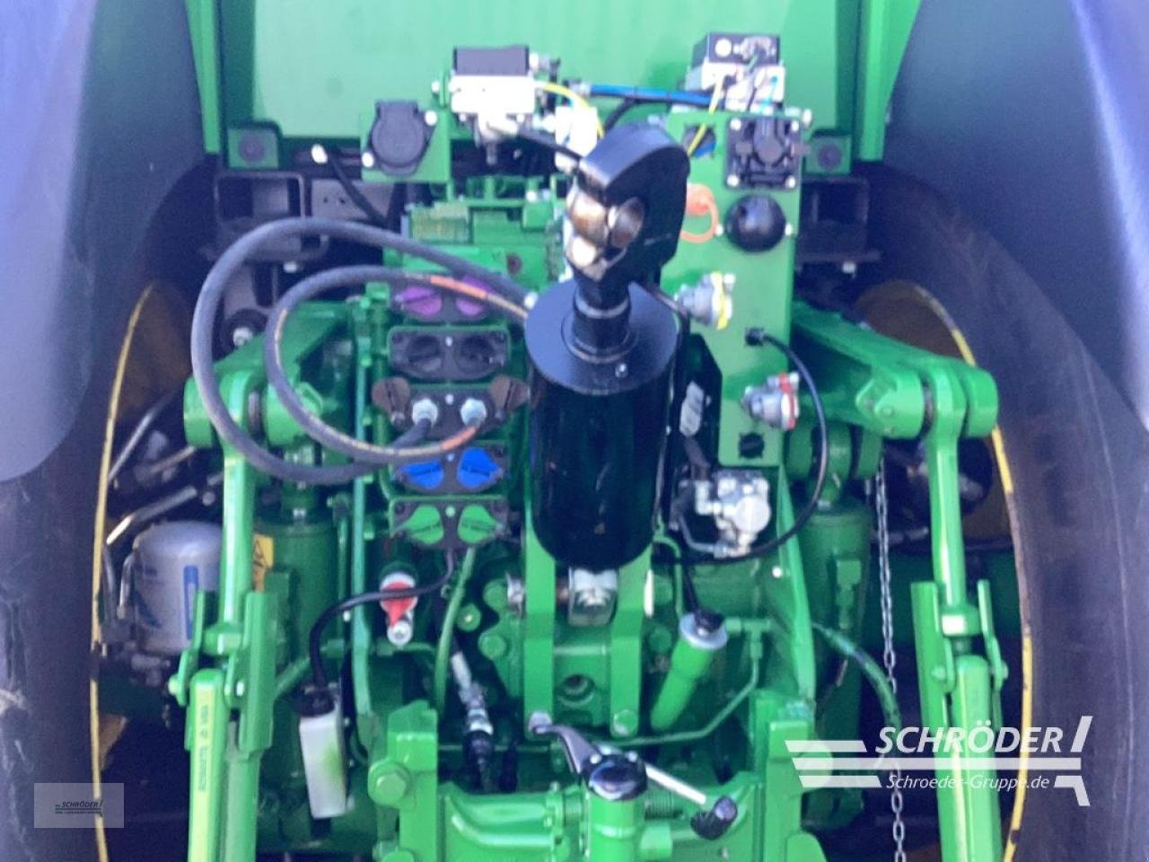 Traktor of the type John Deere 8R 310 AUTOPOWER, Gebrauchtmaschine in Wildeshausen (Picture 20)