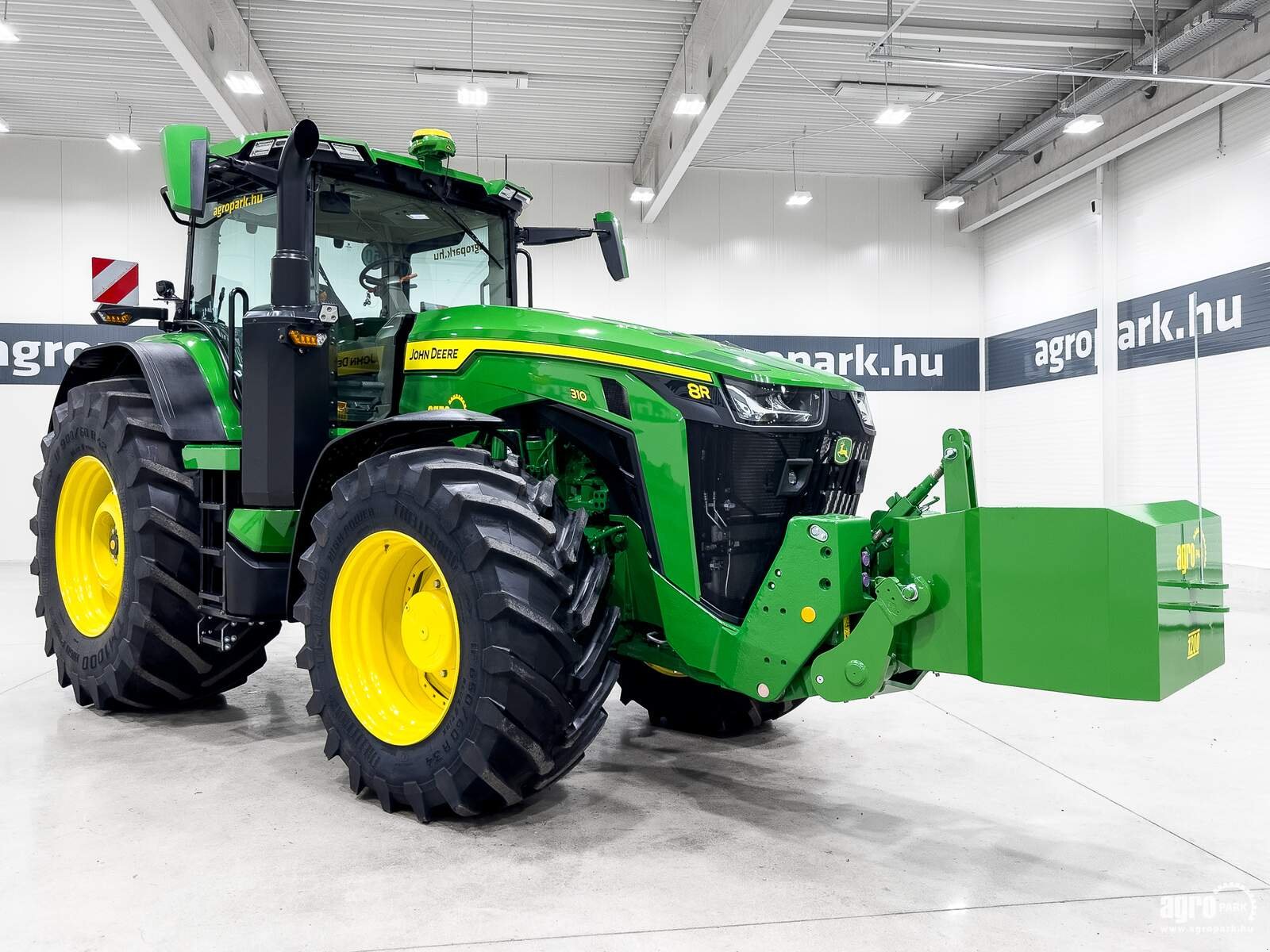 Traktor του τύπου John Deere 8R 310, Gebrauchtmaschine σε Csengele (Φωτογραφία 2)