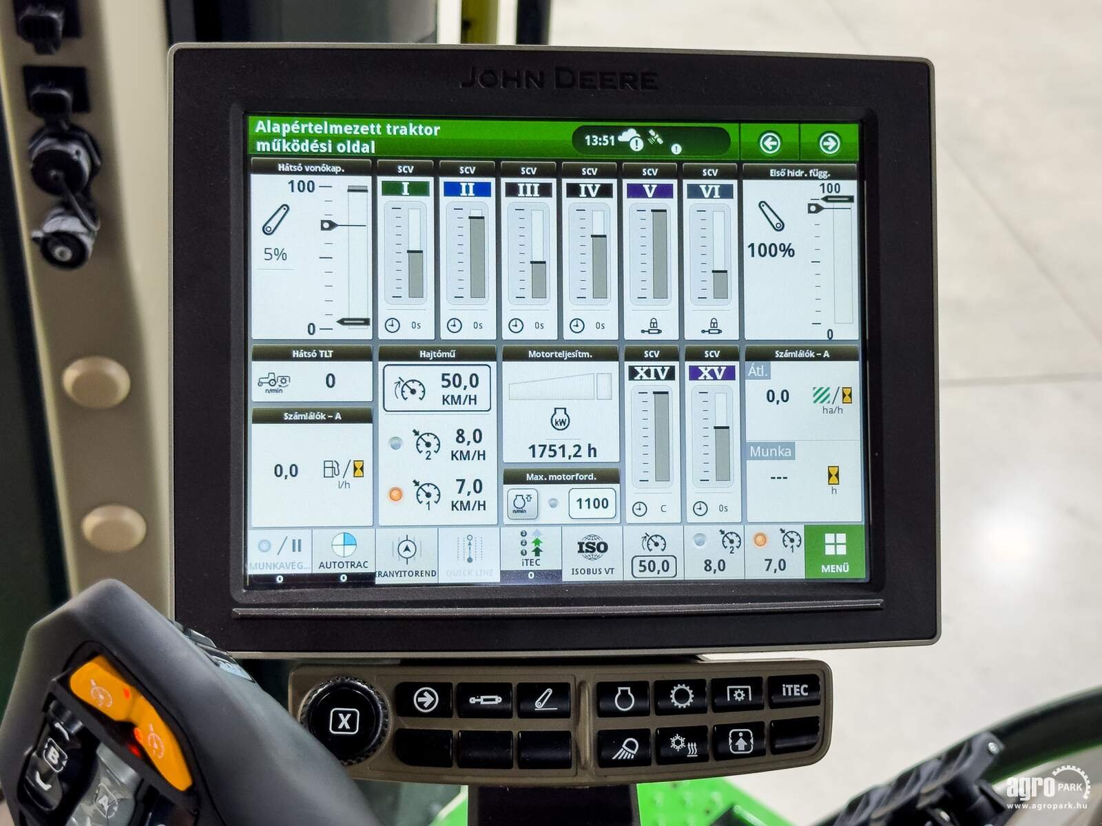 Traktor tip John Deere 8R 370 ILS, Gebrauchtmaschine in Csengele (Poză 19)