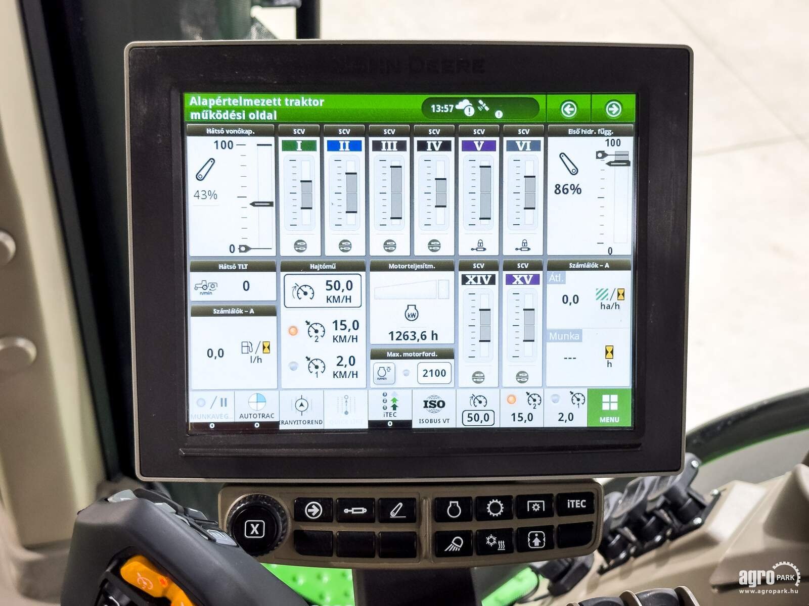 Traktor of the type John Deere 8R 370 ILS, Gebrauchtmaschine in Csengele (Picture 19)