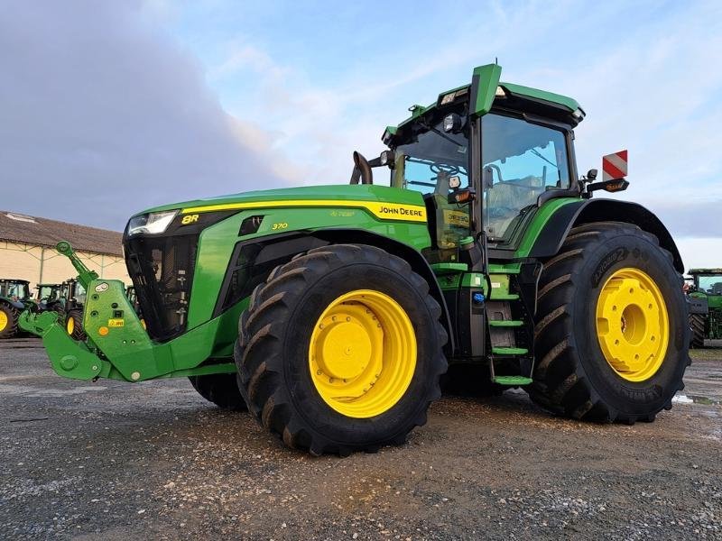 Traktor du type John Deere 8R 370, Gebrauchtmaschine en SAINT-GERMAIN DU PUY (Photo 1)