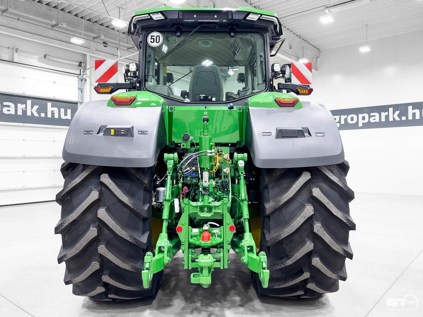 Traktor от тип John Deere 8R 410, Gebrauchtmaschine в Csengele (Снимка 5)