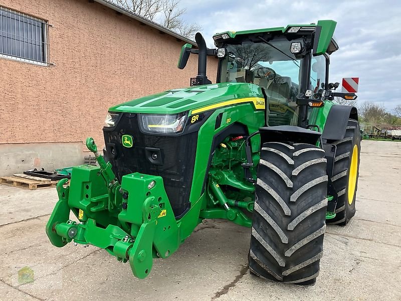 Traktor van het type John Deere 8R310 *Vollausstattung*, Gebrauchtmaschine in Salsitz (Foto 4)