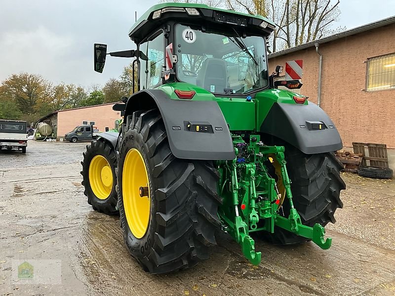 Traktor van het type John Deere 8R340 *E23* Garantie bis 06/2025, Vorführmaschine in Salsitz (Foto 14)