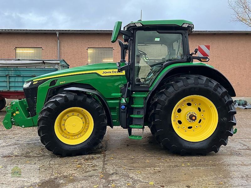 Traktor des Typs John Deere 8R340 *E23* Garantie bis 06/2025, Vorführmaschine in Salsitz (Bild 19)