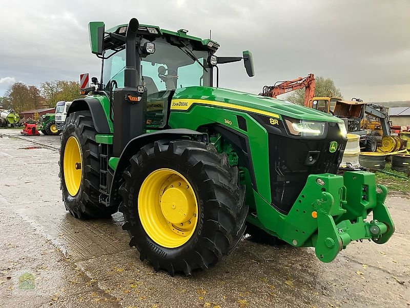 Traktor des Typs John Deere 8R340 *E23* Garantie bis 06/2025, Vorführmaschine in Salsitz (Bild 4)