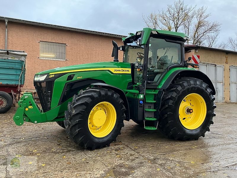 Traktor des Typs John Deere 8R340 *E23* Garantie bis 06/2025, Vorführmaschine in Salsitz (Bild 2)