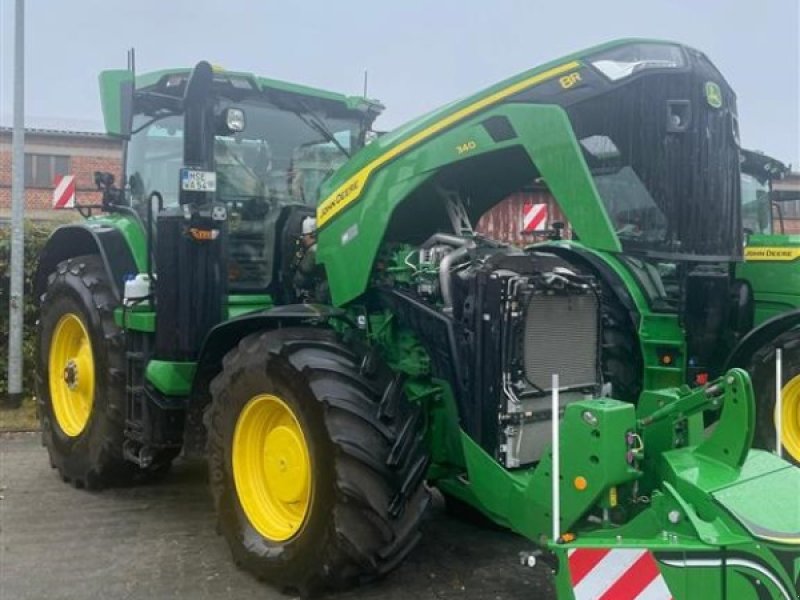 Traktor tip John Deere 8R340 Kun 350 Timer! Active Seat. GPS. StarFire. RTK. Signature Edition. Ultimate pakker. Ring til Ulrik på 0045-40255544. Jeg snakker Jysk, tysk og engelsk., Gebrauchtmaschine in Kolding (Poză 1)