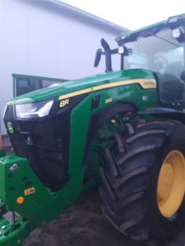 Traktor tip John Deere 8R340 Kun 350 Timer! GPS. StarFire. RTK. Signature Edition. Ultimate pakker. Ring til Ulrik på 0045-40255544. Jeg snakker Jysk, tysk og engelsk., Gebrauchtmaschine in Kolding (Poză 2)