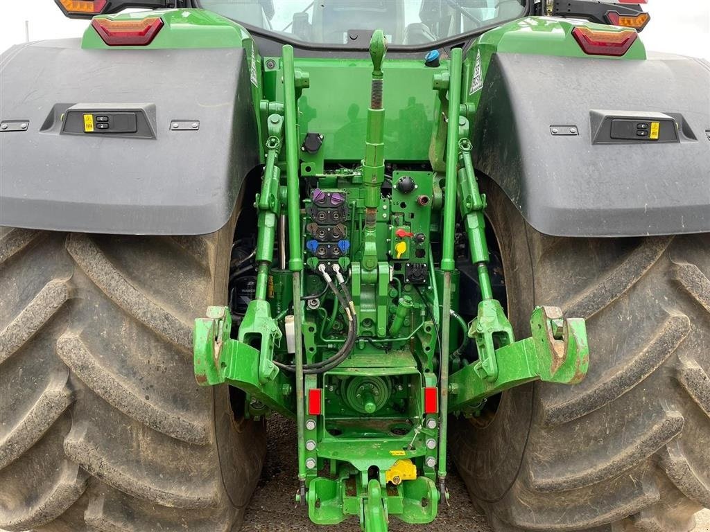 Traktor tip John Deere 8R370 3 x Ultimate pakker. Command Pro Arm. Hydraulik og luftbremser. Ring til Ulrik på 40255544. Jeg snakker Jysk., Gebrauchtmaschine in Kolding (Poză 1)