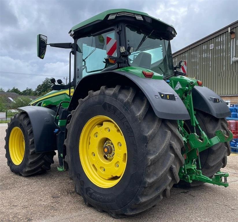 Traktor του τύπου John Deere 8R370 3 x Ultimate pakker. Command Pro Arm. Hydraulik og luftbremser. Ring til Ulrik på 40255544. Jeg snakker Jysk., Gebrauchtmaschine σε Kolding (Φωτογραφία 4)