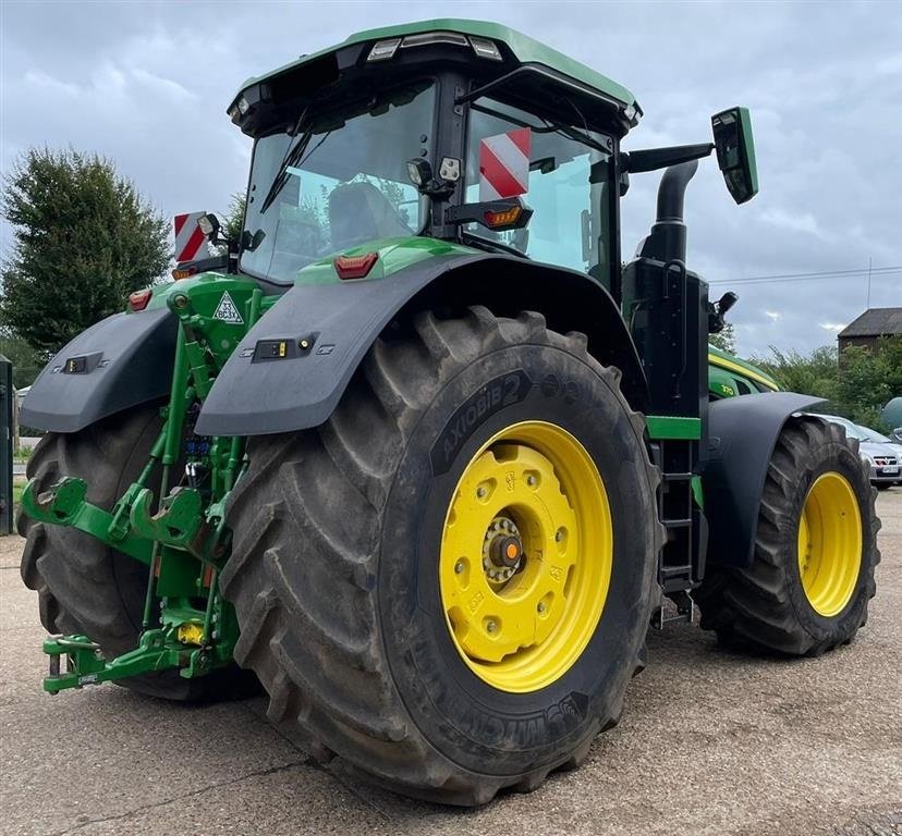 Traktor des Typs John Deere 8R370 3 x Ultimate pakker. Command Pro Arm. Hydraulik og luftbremser. Ring til Ulrik på 40255544. Jeg snakker Jysk., Gebrauchtmaschine in Kolding (Bild 5)