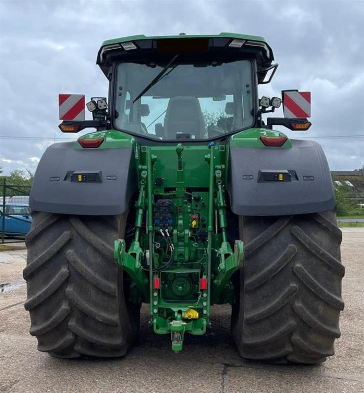 Traktor des Typs John Deere 8R370 3 x Ultimate pakker. Command Pro Arm. Hydraulik og luftbremser. Ring til Ulrik på 40255544. Jeg snakker Jysk., Gebrauchtmaschine in Kolding (Bild 8)