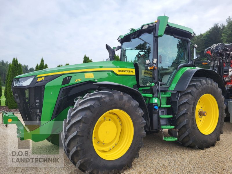 Traktor of the type John Deere 8R370 8R 370 e23, Gebrauchtmaschine in Lauterhofen