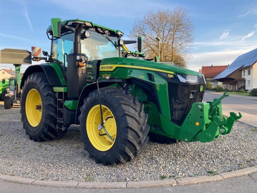 Traktor des Typs John Deere 8R370 AutoTrac, Redskabstyring, Data syncronisering, Command  Pro og Command Arm. Ring til Ulrik på 40255544. Jeg snakker Jysk., Gebrauchtmaschine in Kolding (Bild 4)