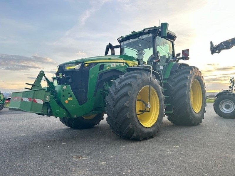 Traktor van het type John Deere 8R370 KUN 1000 timer!!! GPS. AutoTrac. StarFire. Ring til Ulrik 0045-40255544. Jeg snakker Jysk, tysk og engelsk., Gebrauchtmaschine in Kolding (Foto 1)