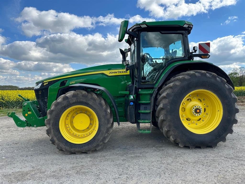 Traktor van het type John Deere 8R370 Kun 575 timer! Command Pro. Sektionskontrol. Row sence. Alt i udstyr., Gebrauchtmaschine in Kolding (Foto 1)