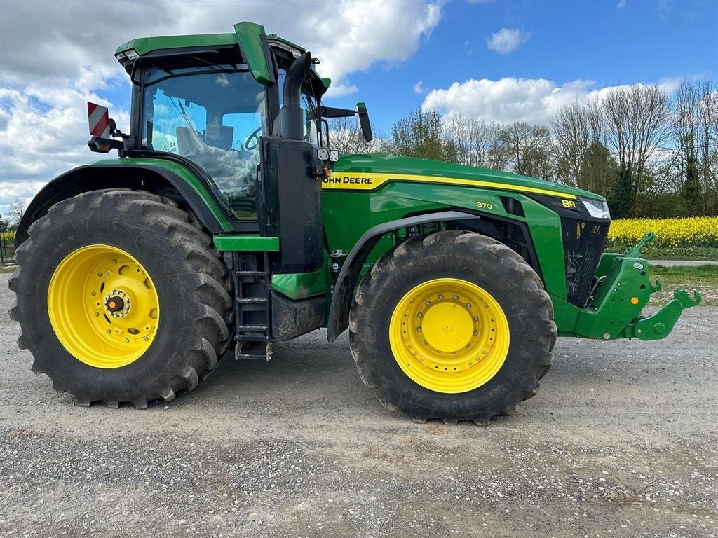 Traktor typu John Deere 8R370 Kun 575 timer! Command Pro. Sektionskontrol. Row sence. Alt i udstyr., Gebrauchtmaschine v Kolding (Obrázek 1)