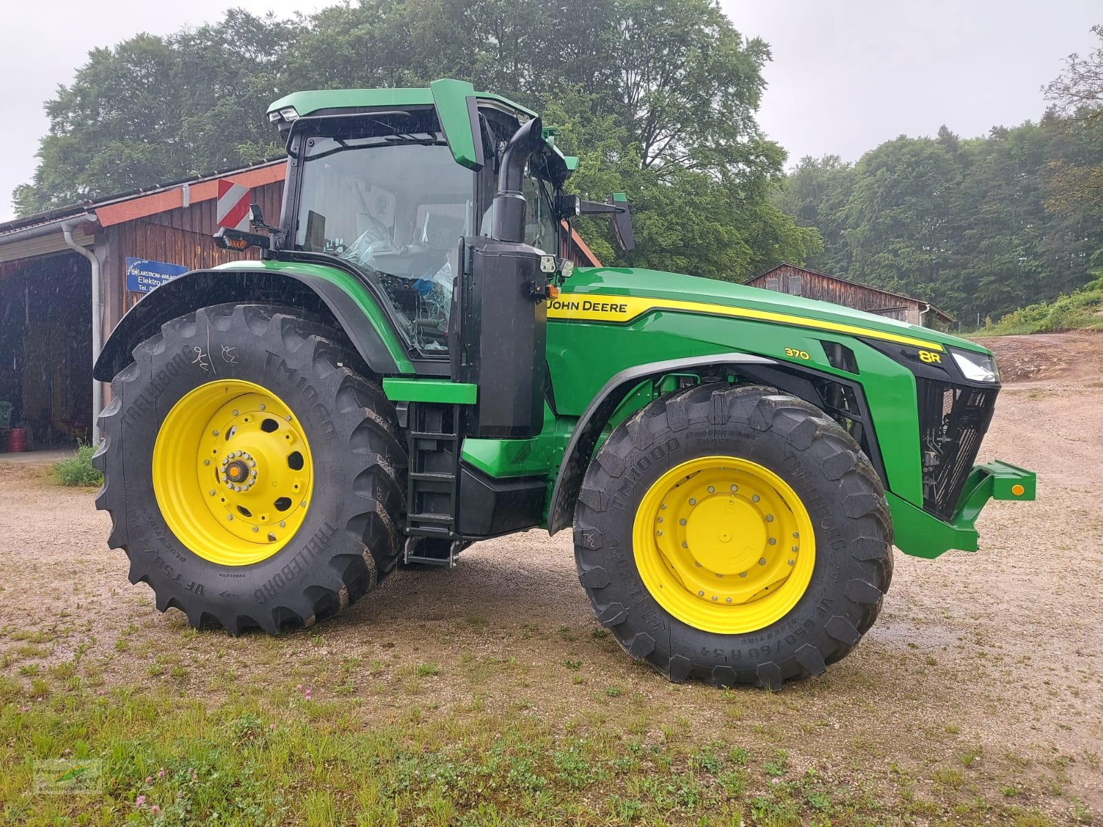 Traktor от тип John Deere 8R370, Gebrauchtmaschine в Pegnitz-Bronn (Снимка 3)