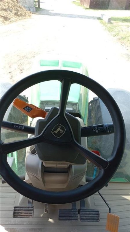 Traktor типа John Deere 8R410 AutoTrack GPS. RTK. Hjul og frontvægte. Ring til Ulrik på 0045-40255544. Jeg snakker Jysk, tysk og engelsk., Gebrauchtmaschine в Kolding (Фотография 6)