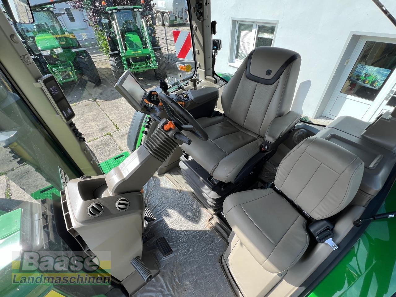 Traktor des Typs John Deere 8R410  eAutoPowr, Gebrauchtmaschine in Holthof (Bild 11)