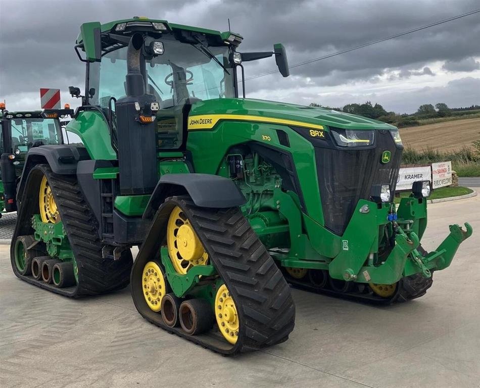 Traktor typu John Deere 8RX 370 GPS aktiveret. 3 x Ultimate pakker. Front lift. Affjedret foraksel og kabine. Luftbremser. Ring til Ulrik på 40255544., Gebrauchtmaschine v Kolding (Obrázek 2)