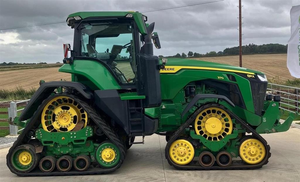 Traktor typu John Deere 8RX 370 GPS aktiveret. 3 x Ultimate pakker. Front lift. Affjedret foraksel og kabine. Luftbremser. Ring til Ulrik på 40255544., Gebrauchtmaschine v Kolding (Obrázek 4)