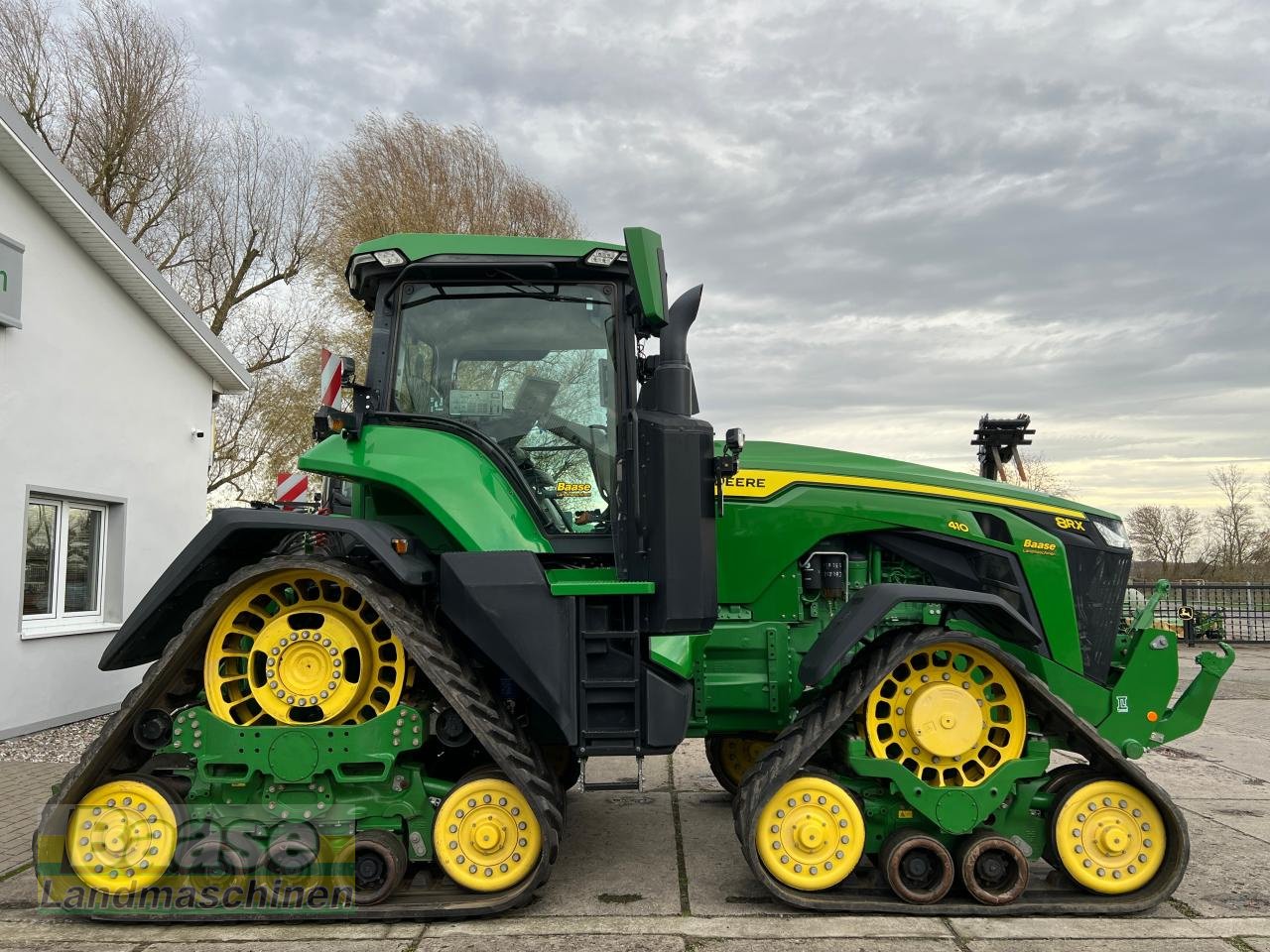 Traktor of the type John Deere 8RX 410 Signature-Edition mit Frontkraftheber, Gebrauchtmaschine in Holthof (Picture 5)