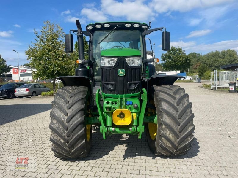 Traktor от тип John Deere GEBR. 6215R JOHN DEERE TRAKTOR, Gebrauchtmaschine в Hartmannsdorf (Снимка 12)