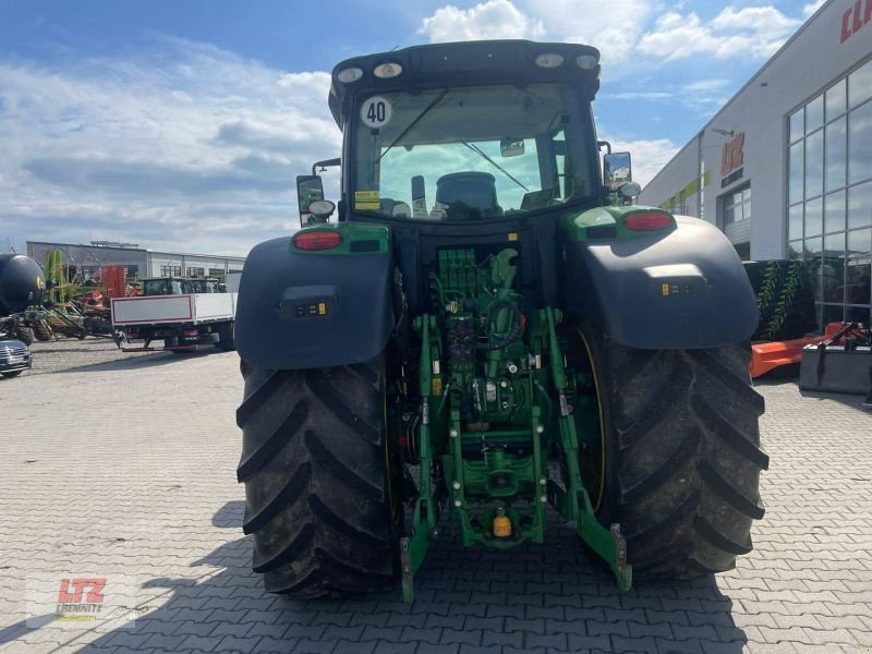 Traktor от тип John Deere GEBR. 6215R JOHN DEERE TRAKTOR, Gebrauchtmaschine в Hartmannsdorf (Снимка 4)