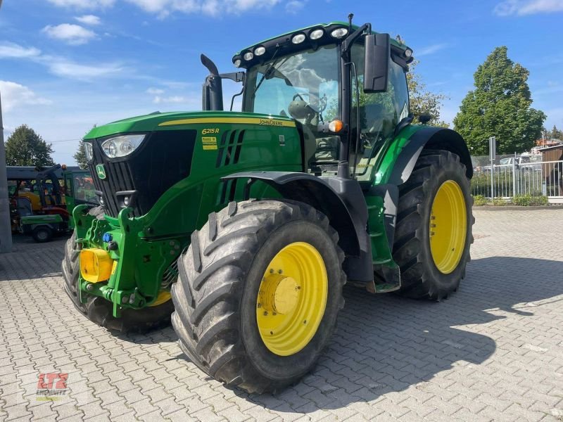 Traktor от тип John Deere GEBR. 6215R JOHN DEERE TRAKTOR, Gebrauchtmaschine в Hartmannsdorf (Снимка 1)