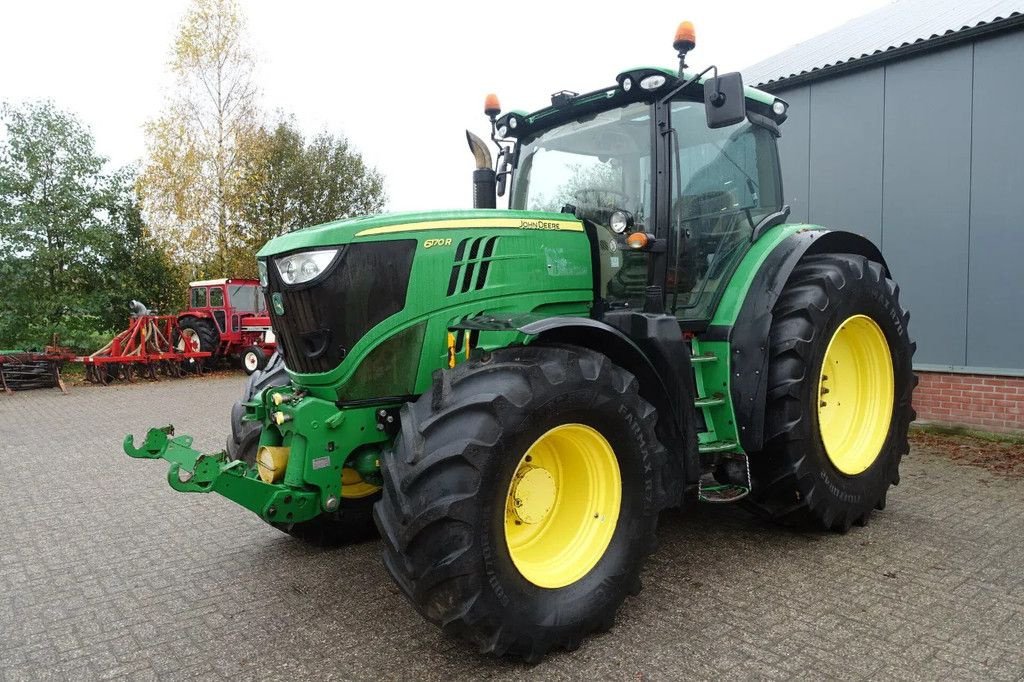 Traktor des Typs John Deere Landbouwtrekker 6170R, Gebrauchtmaschine in Groningen (Bild 2)