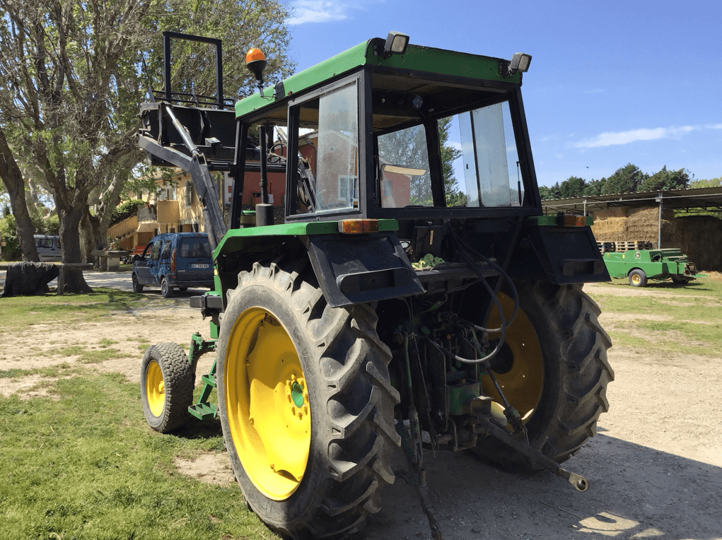 Traktor типа John Deere TRACTEUR 2030, Gebrauchtmaschine в SAINT ANDIOL (Фотография 3)