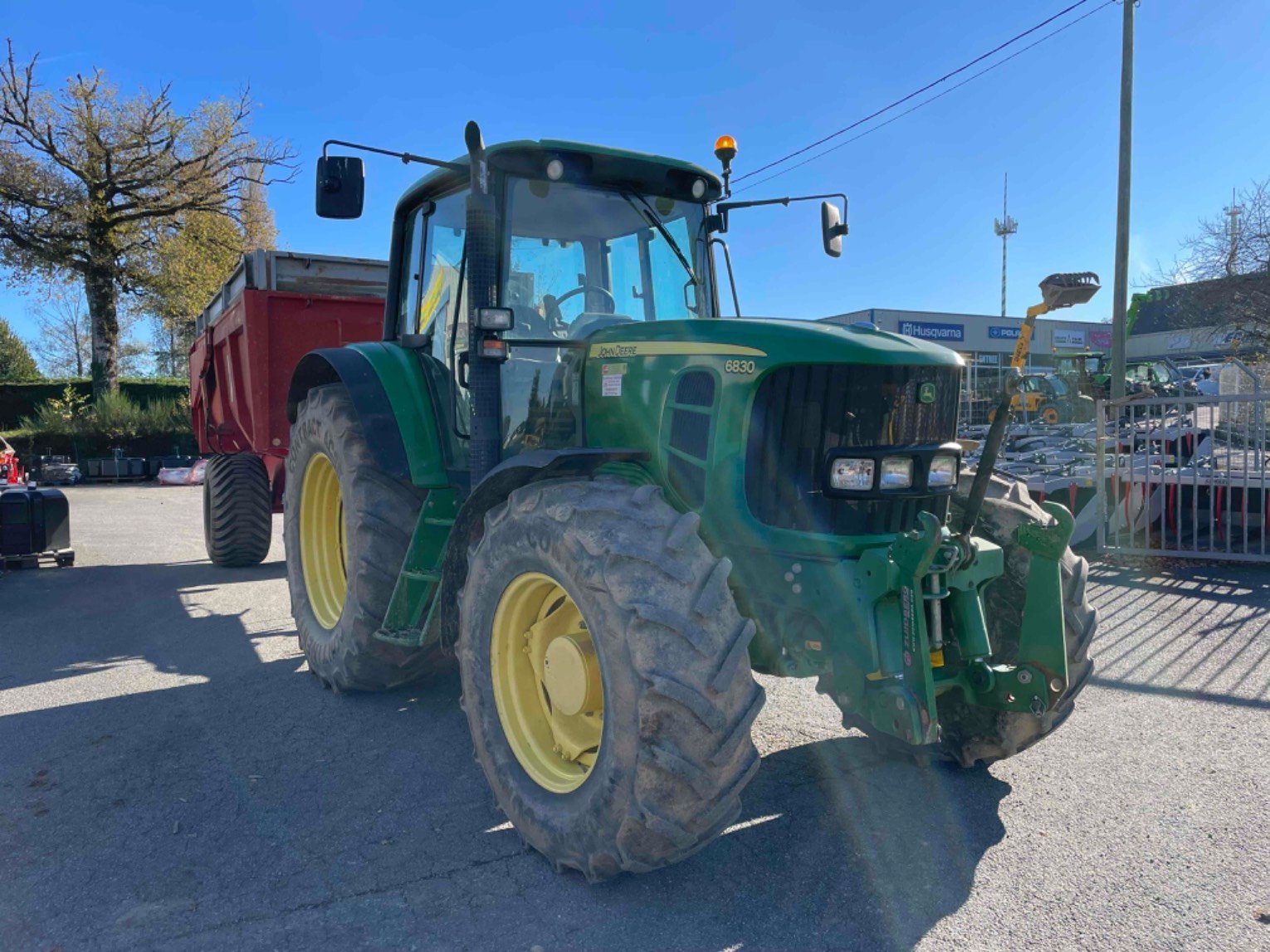 Traktor типа John Deere Tracteur agricole 6830 John Deere, Gebrauchtmaschine в LA SOUTERRAINE (Фотография 2)