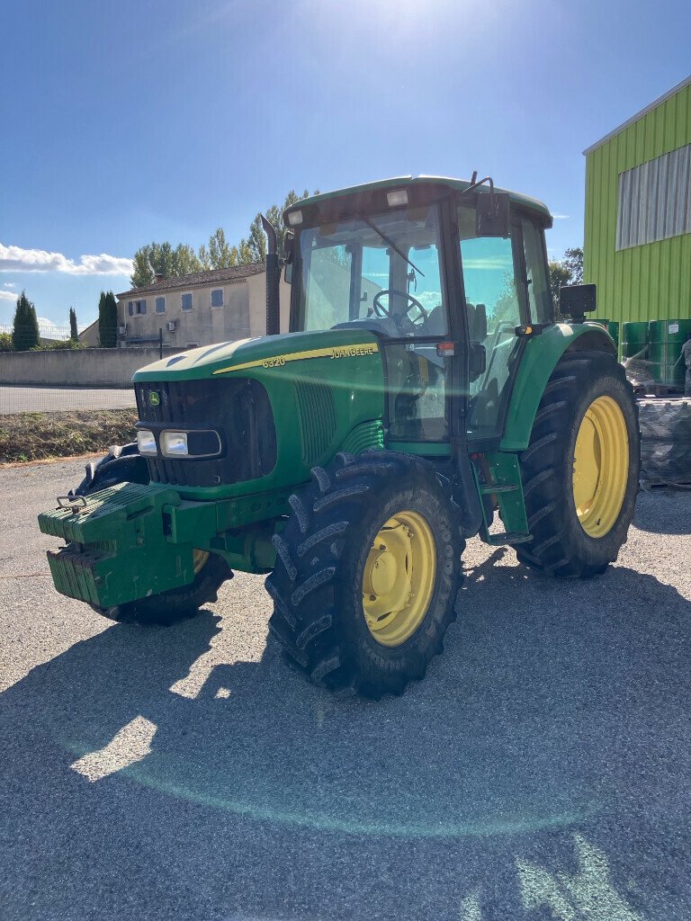 Traktor типа John Deere TRACTEUR JD 6320, Gebrauchtmaschine в SAINT ANDIOL (Фотография 2)