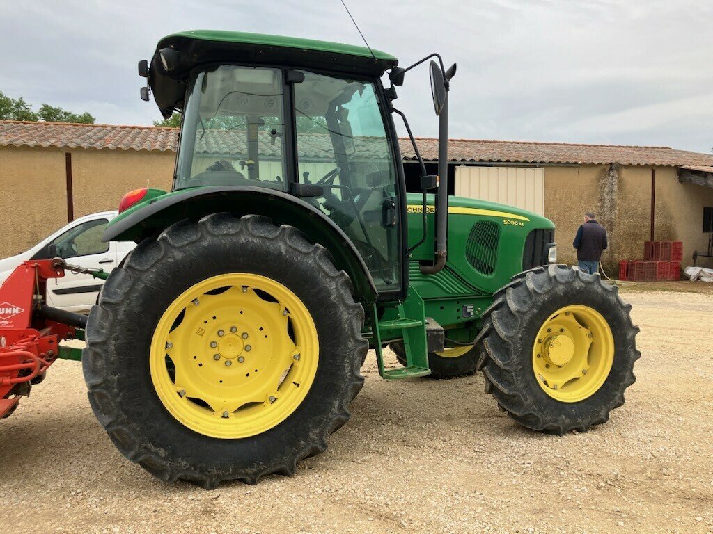 Traktor du type John Deere TRACTEUR, Gebrauchtmaschine en SAINT ANDIOL (Photo 5)